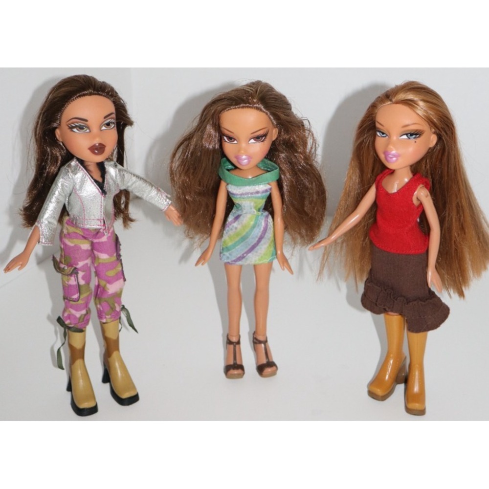 MGA Entertainment BRATZ 2001 Yasmin 3 Dolls Outfits Boots Sandals Lot Vintage